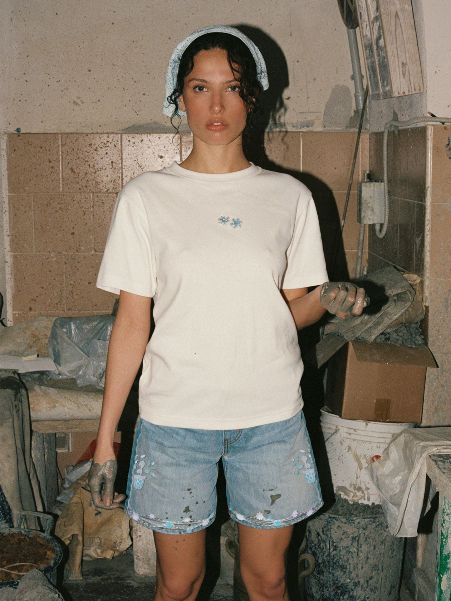 Jas Embroidered Short - Light Wash